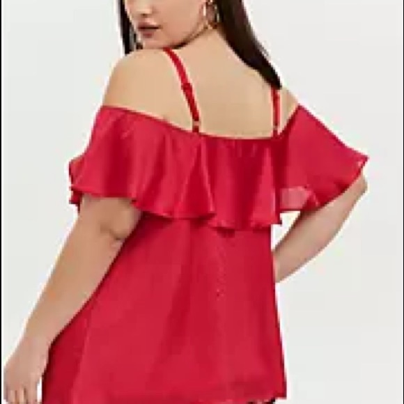 Torrid fuchsia pink textured chiffon cold shoulder blouse - Picture 1 of 7
